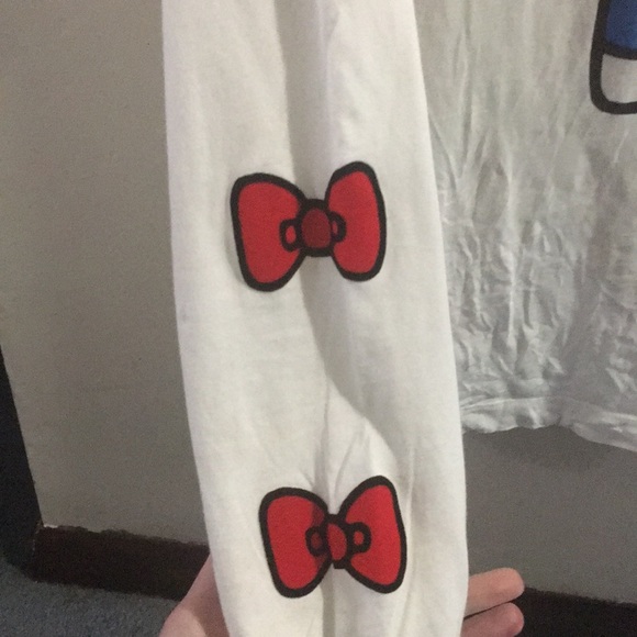 NWOT Levi’s and hello kitty collab long sleeve - Picture 7 of 7